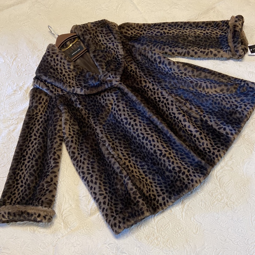 Plush leopard design coat